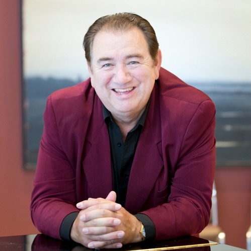 Featured image for “Piano Man Geoff Willis Returns to Club Sapphire”